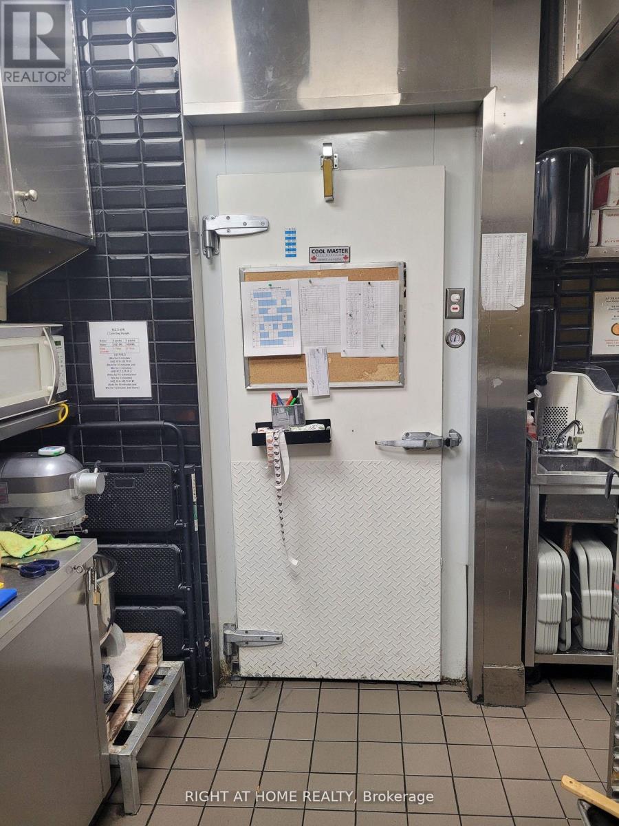 Fc-13 - 300 Borough Drive, Toronto, Ontario  M1P 4P5 - Photo 7 - E12655996