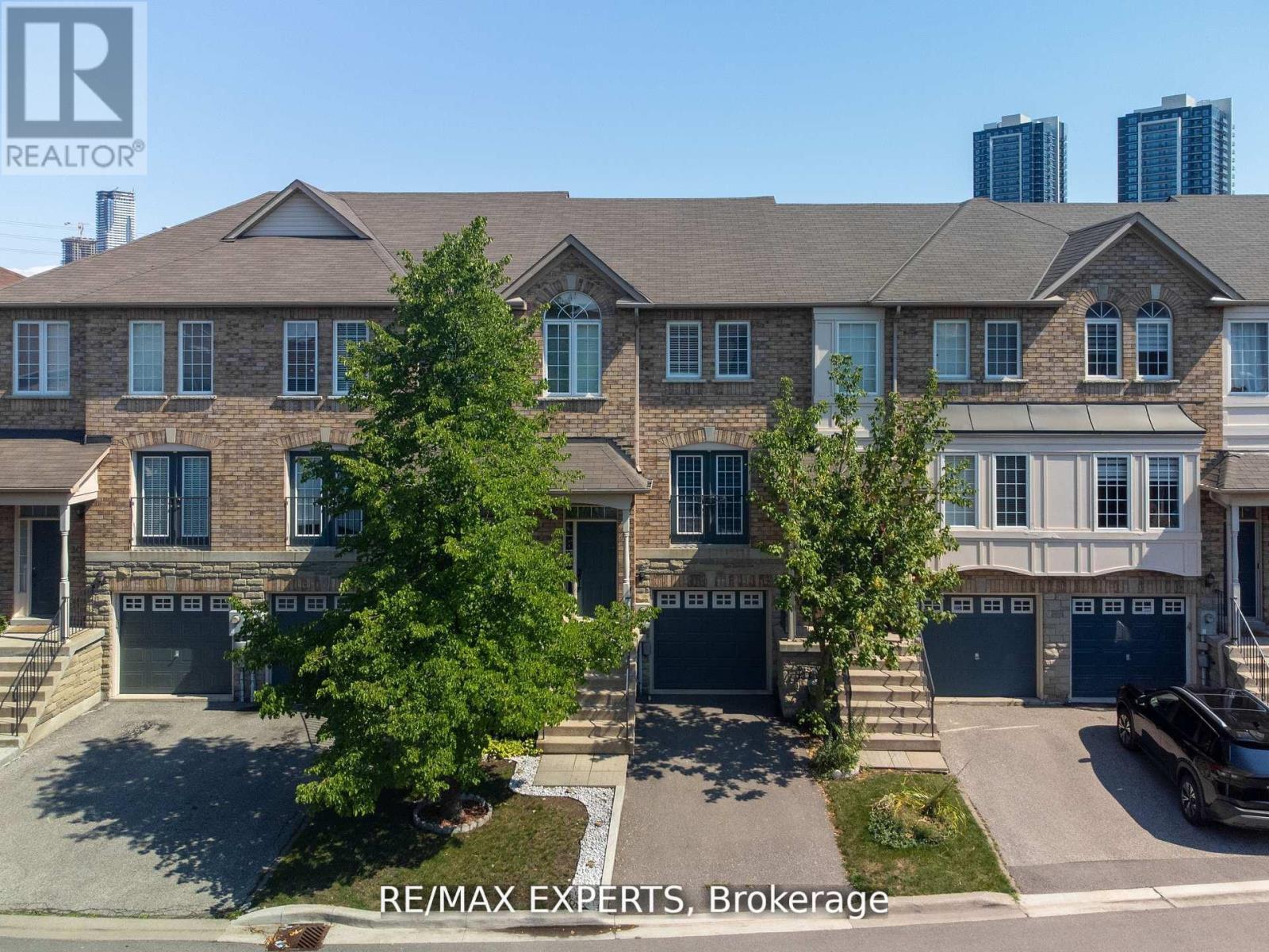 32 - 19 Foxchase Avenue, Vaughan, Ontario  L4L 9M9 - Photo 2 - N12655960
