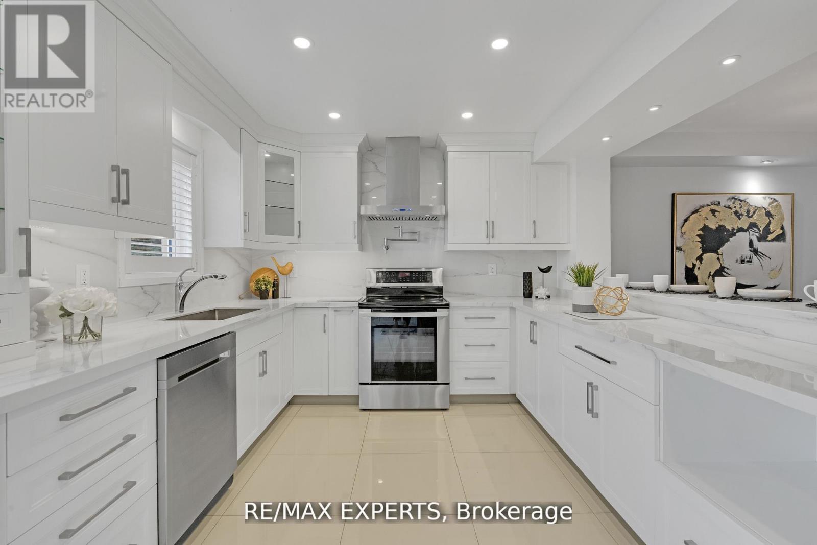 32 - 19 Foxchase Avenue, Vaughan, Ontario  L4L 9M9 - Photo 7 - N12655960