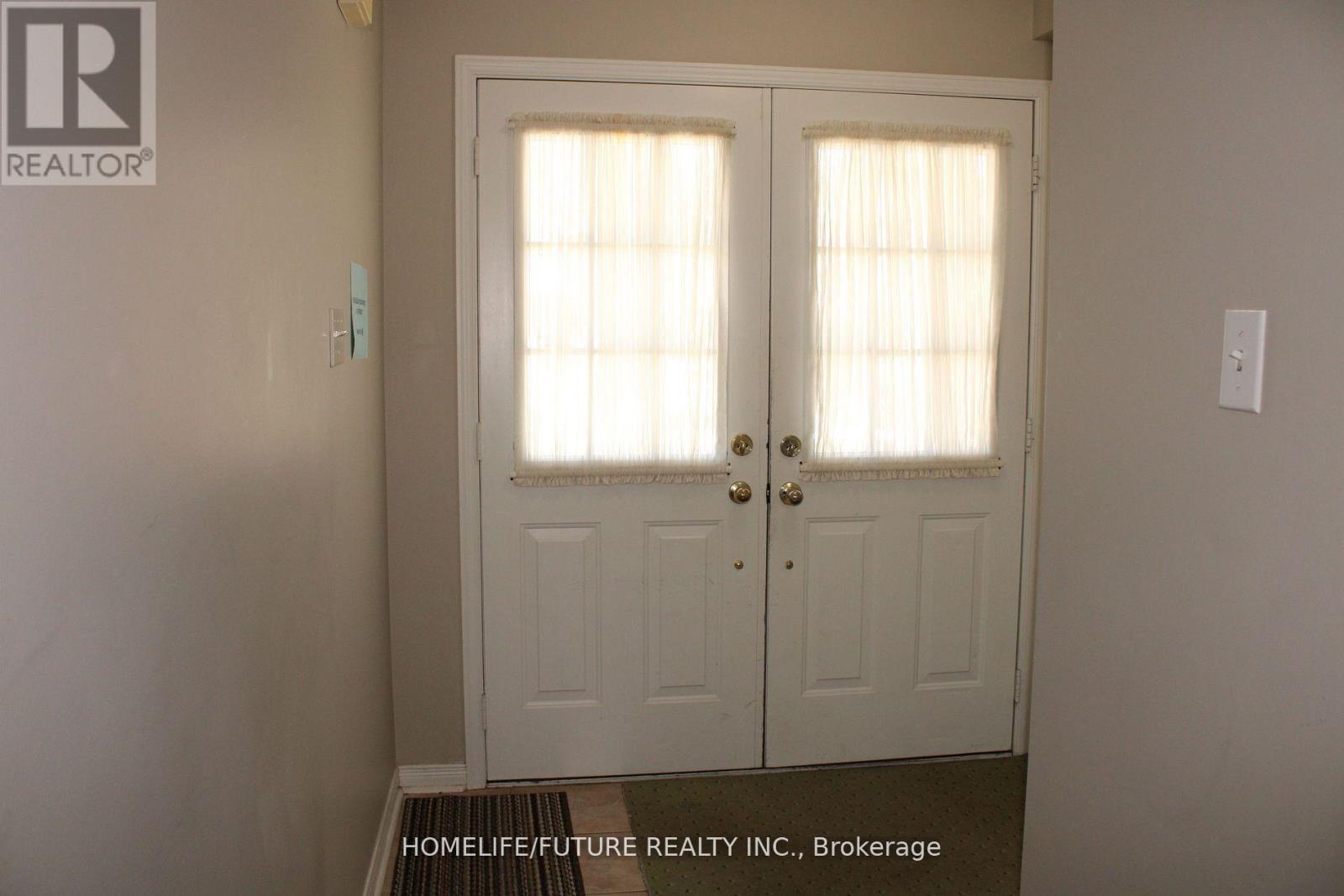 33 Tara Crescent, Markham, Ontario  L3S 4S7 - Photo 3 - N12656060