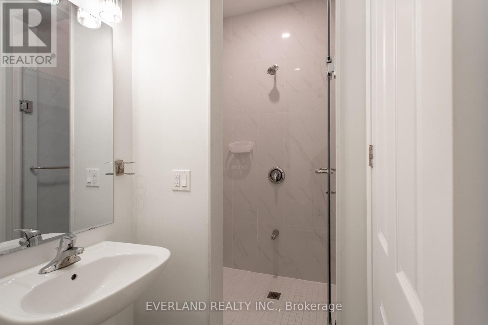 3305 Thunderbird Promenade, Pickering, Ontario  L1X 0N4 - Photo 5 - E12652598