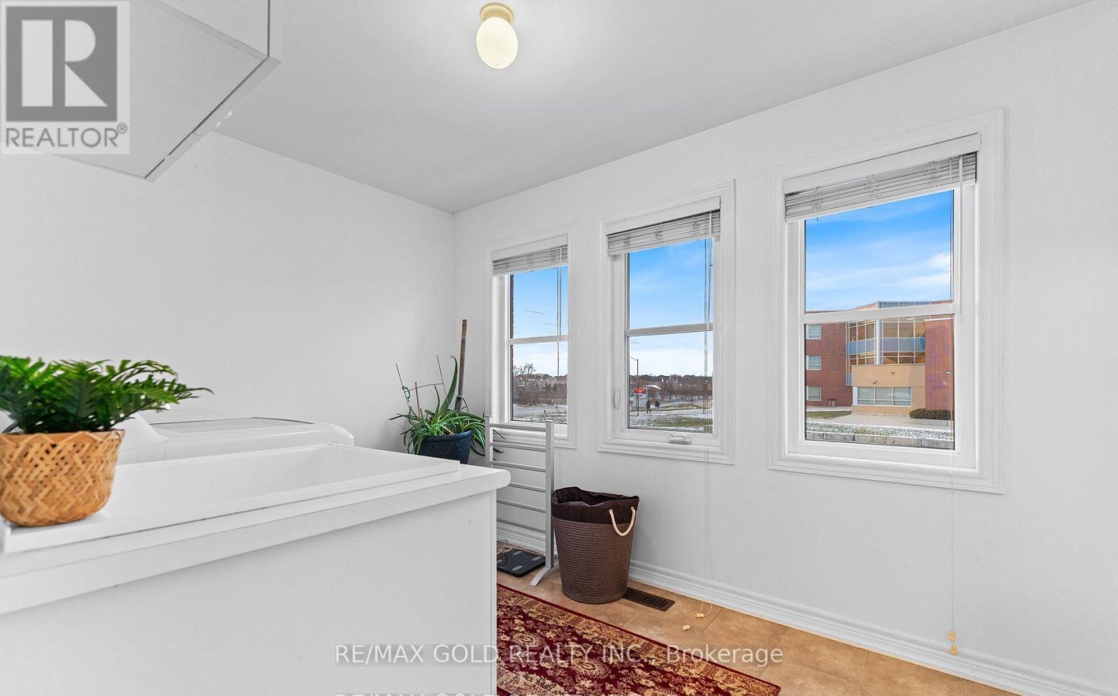 7 Gardenbrooke Trail, Brampton, Ontario  L6P 3L1 - Photo 35 - W12656090