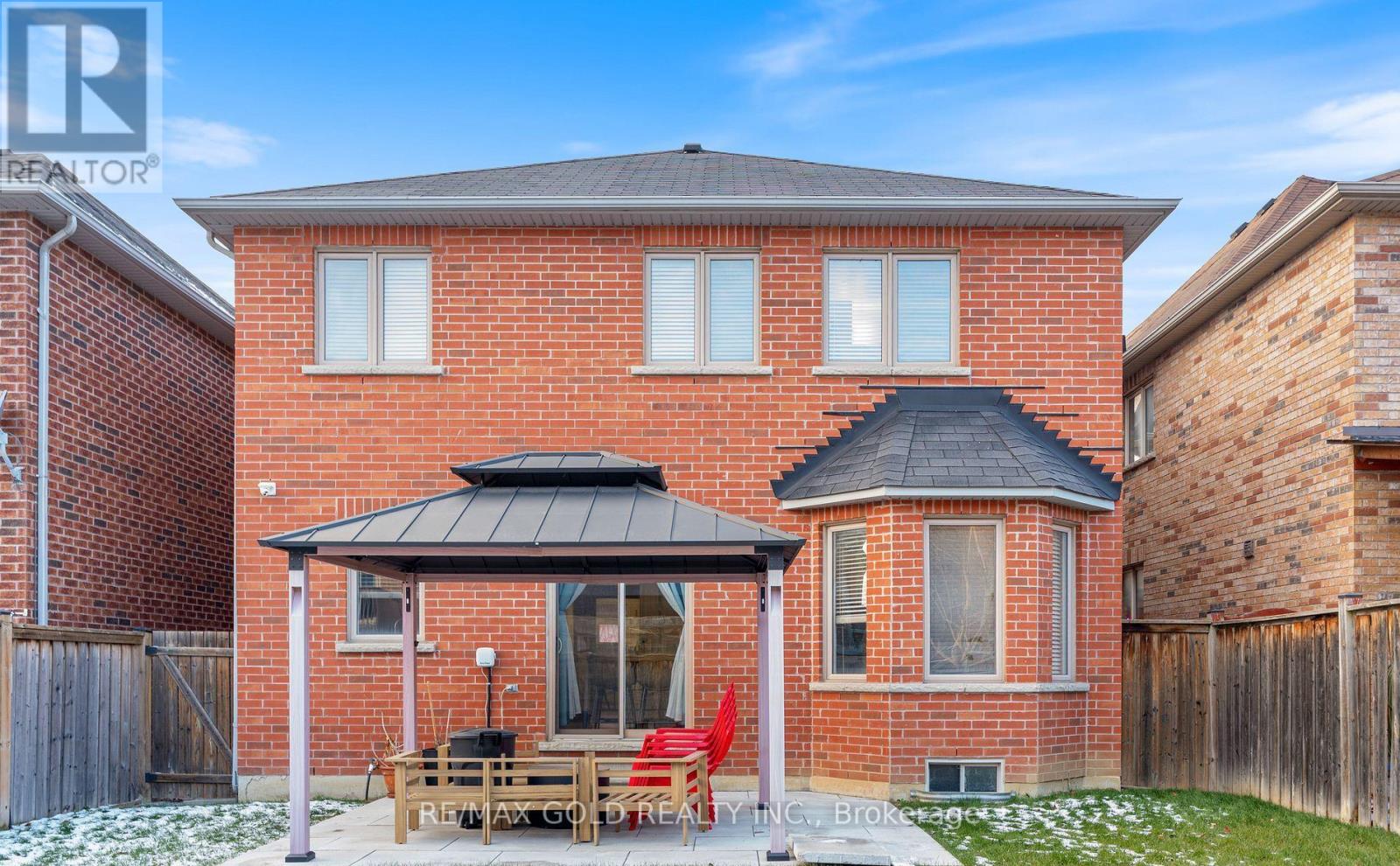 7 Gardenbrooke Trail, Brampton, Ontario  L6P 3L1 - Photo 38 - W12656090