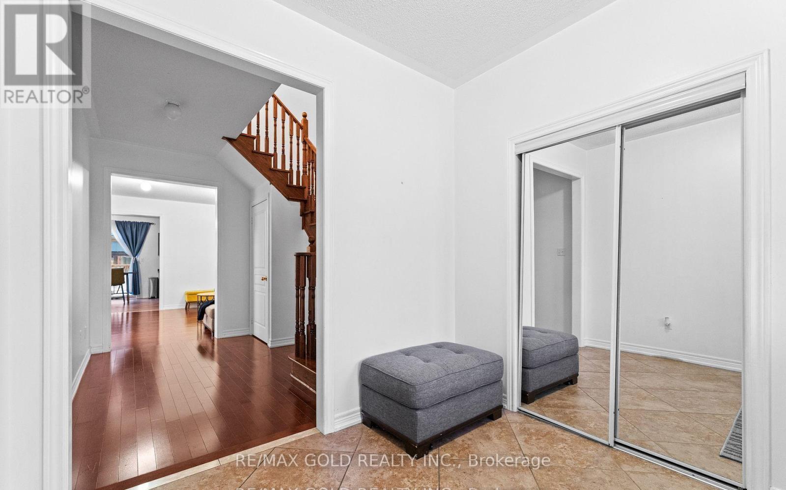 7 Gardenbrooke Trail, Brampton, Ontario  L6P 3L1 - Photo 8 - W12656090