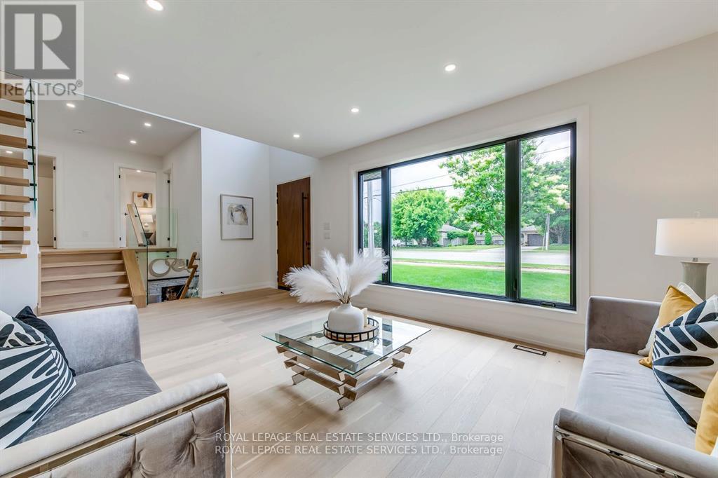 559 Walkers Line, Burlington, Ontario  L7N 2E4 - Photo 13 - W12656092