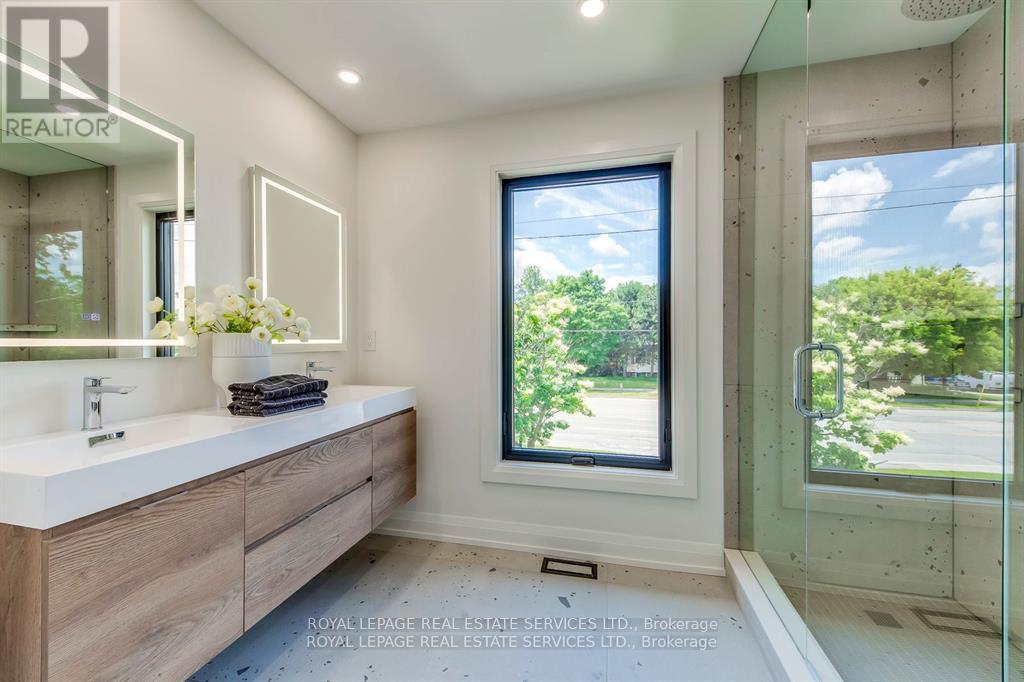 559 Walkers Line, Burlington, Ontario  L7N 2E4 - Photo 35 - W12656092