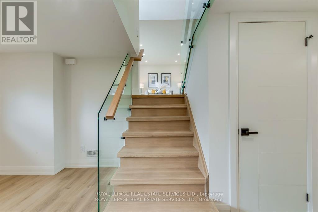 559 Walkers Line, Burlington, Ontario  L7N 2E4 - Photo 38 - W12656092