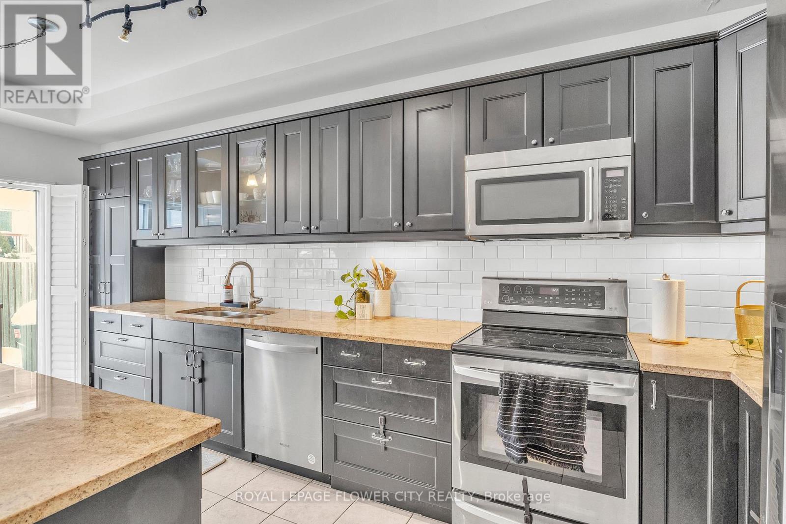 80 Palacebeach Trail, Hamilton, Ontario  L8E 5C3 - Photo 23 - X12655962