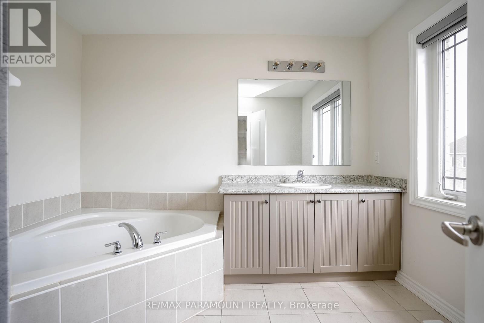 40 Bruton Street, Thorold (Thorold Downtown), Ontario  L2V 3P4 - Photo 18 - X12655970