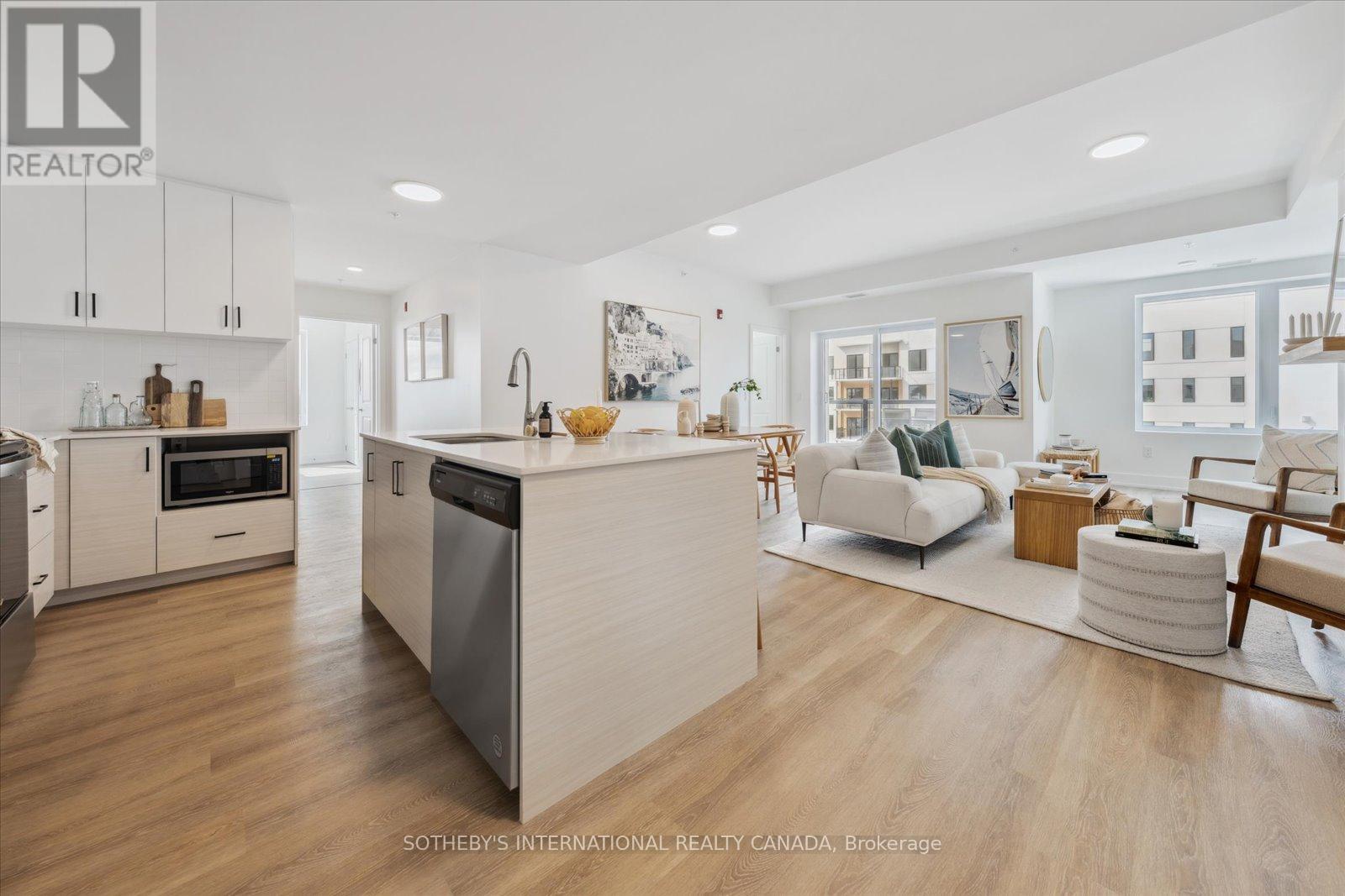 201 - 19b West Street N, Kawartha Lakes, Ontario  K0M 1N0 - Photo 5 - X12656012