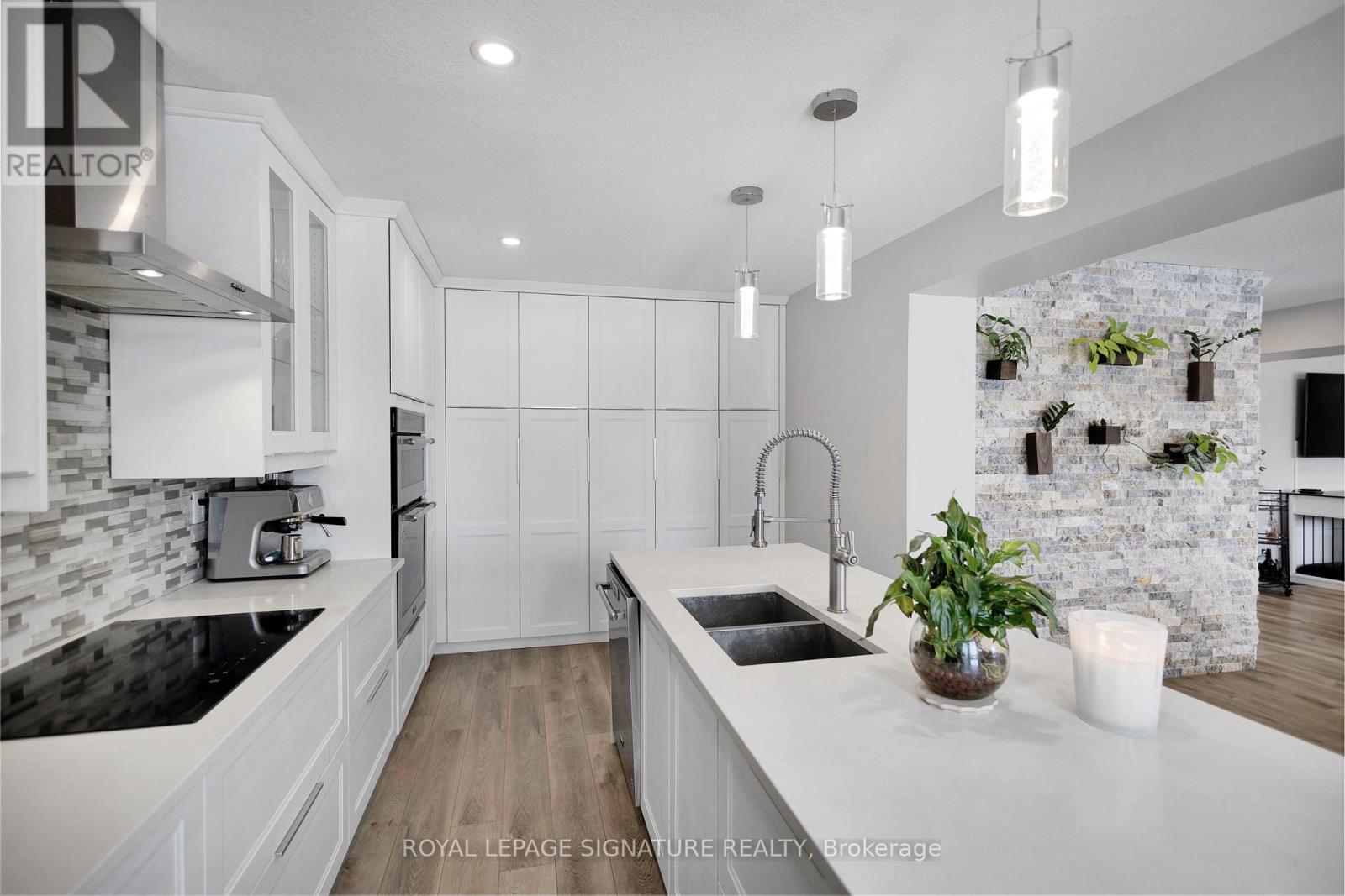 31 Pioneer Place, Brantford, Ontario  N3R 7G7 - Photo 10 - X12656062