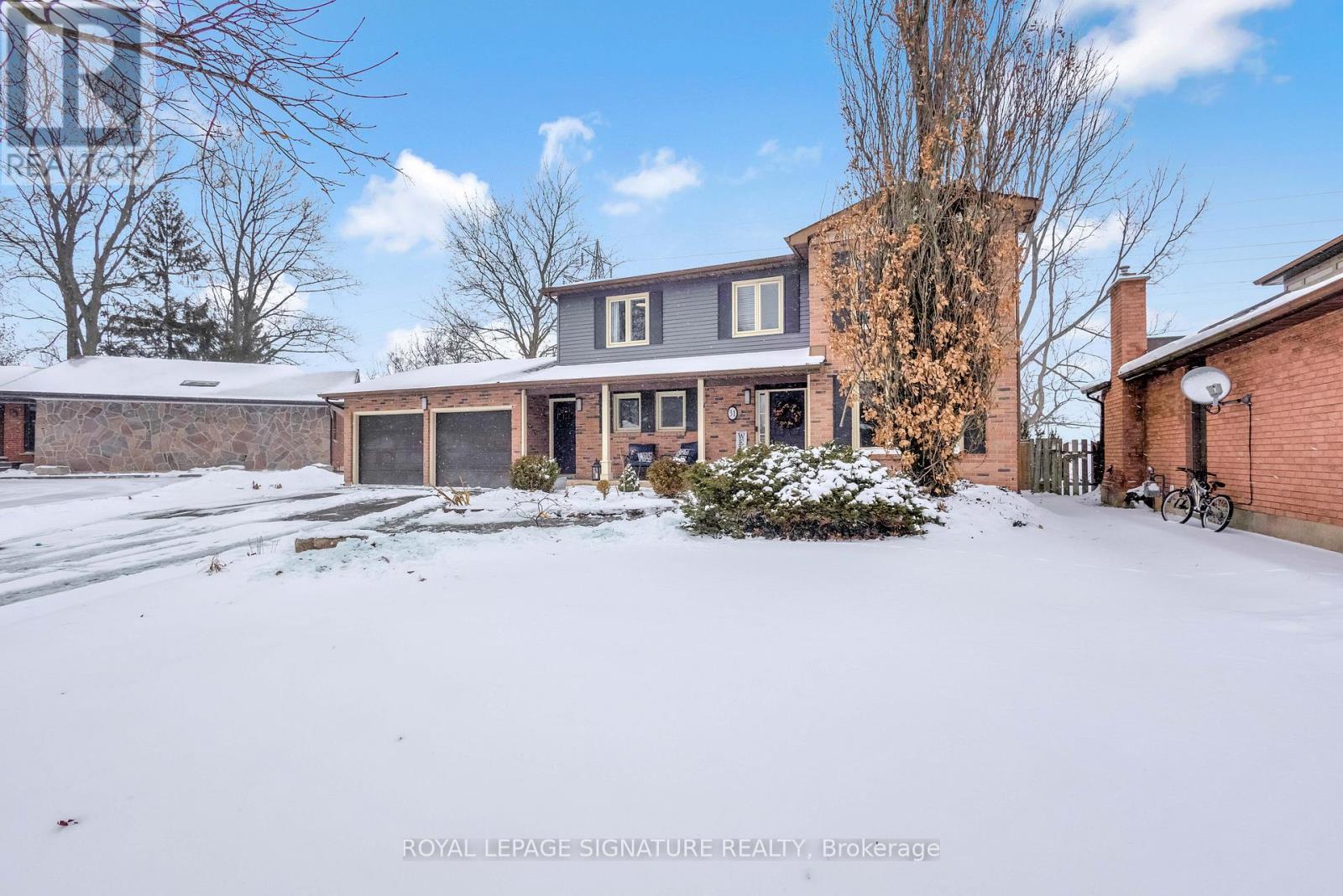 31 Pioneer Place, Brantford, Ontario  N3R 7G7 - Photo 2 - X12656062