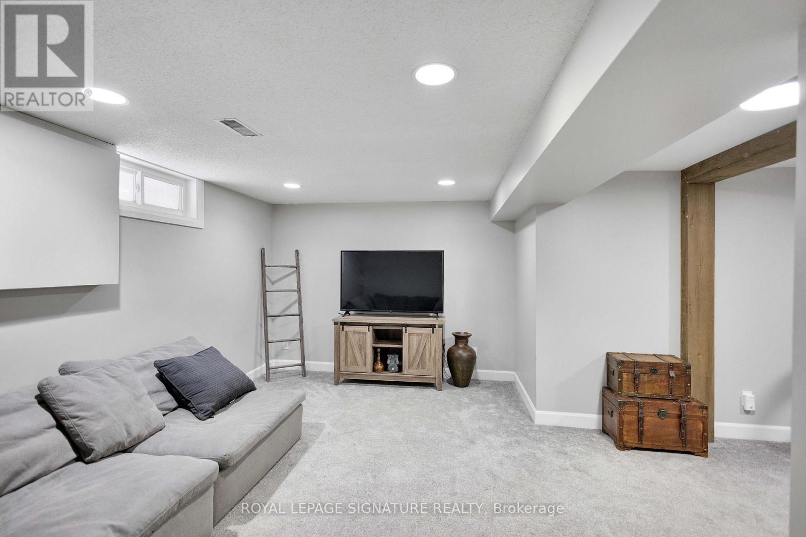 31 Pioneer Place, Brantford, Ontario  N3R 7G7 - Photo 21 - X12656062