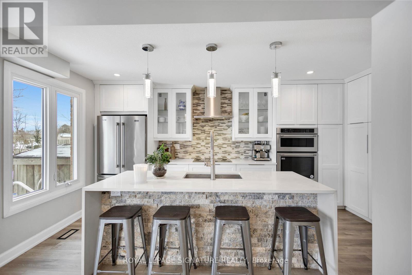 31 Pioneer Place, Brantford, Ontario  N3R 7G7 - Photo 9 - X12656062