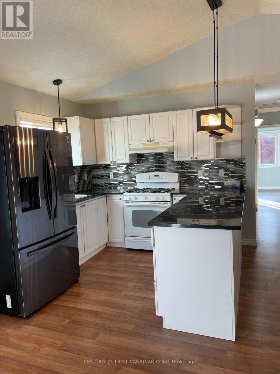 57 St Julien Street, London East, Ontario  N5Z 2M5 - Photo 2 - X12653792