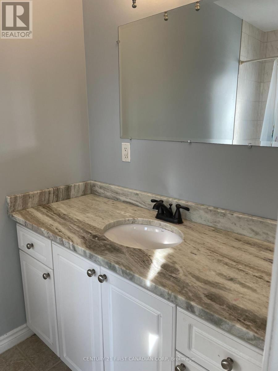 57 St Julien Street, London East, Ontario  N5Z 2M5 - Photo 10 - X12653792