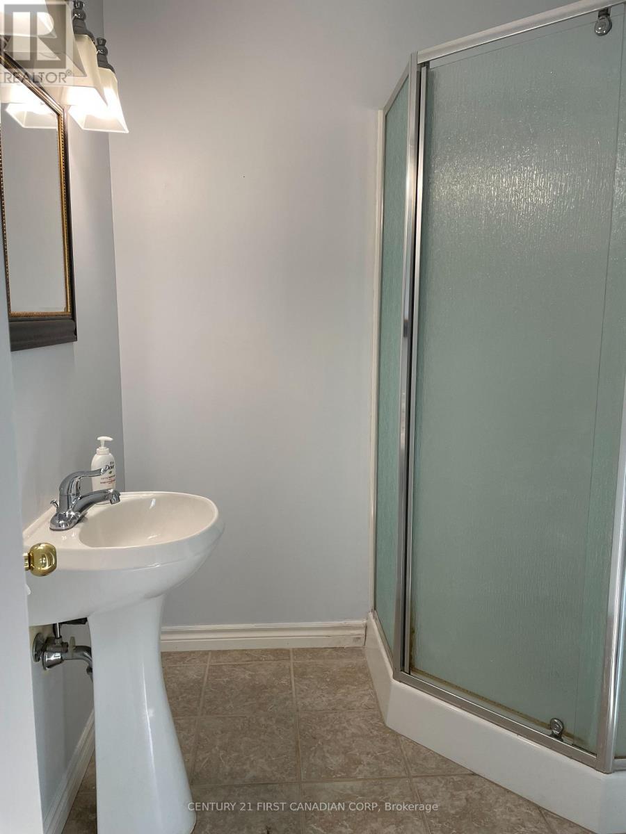 57 St Julien Street, London East, Ontario  N5Z 2M5 - Photo 9 - X12653792