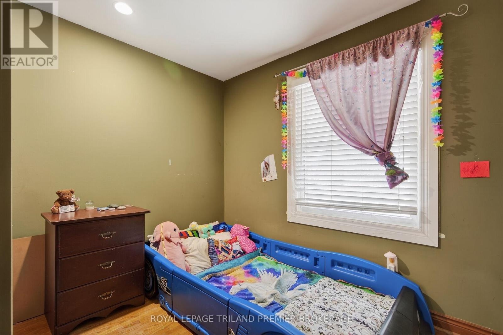 816 Dundalk Drive, London South, Ontario  N6C 3V2 - Photo 19 - X12656156