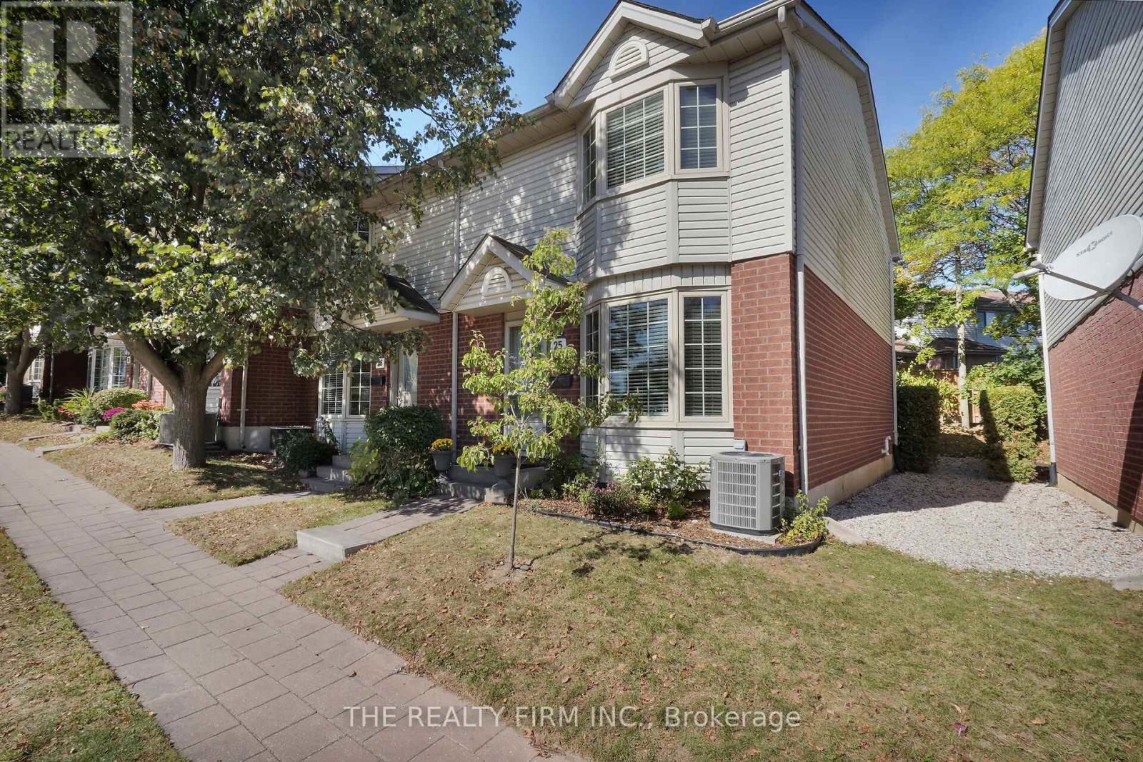 25 - 70 Chapman Court, London North, Ontario  N6G 4Z4 - Photo 2 - X12656180