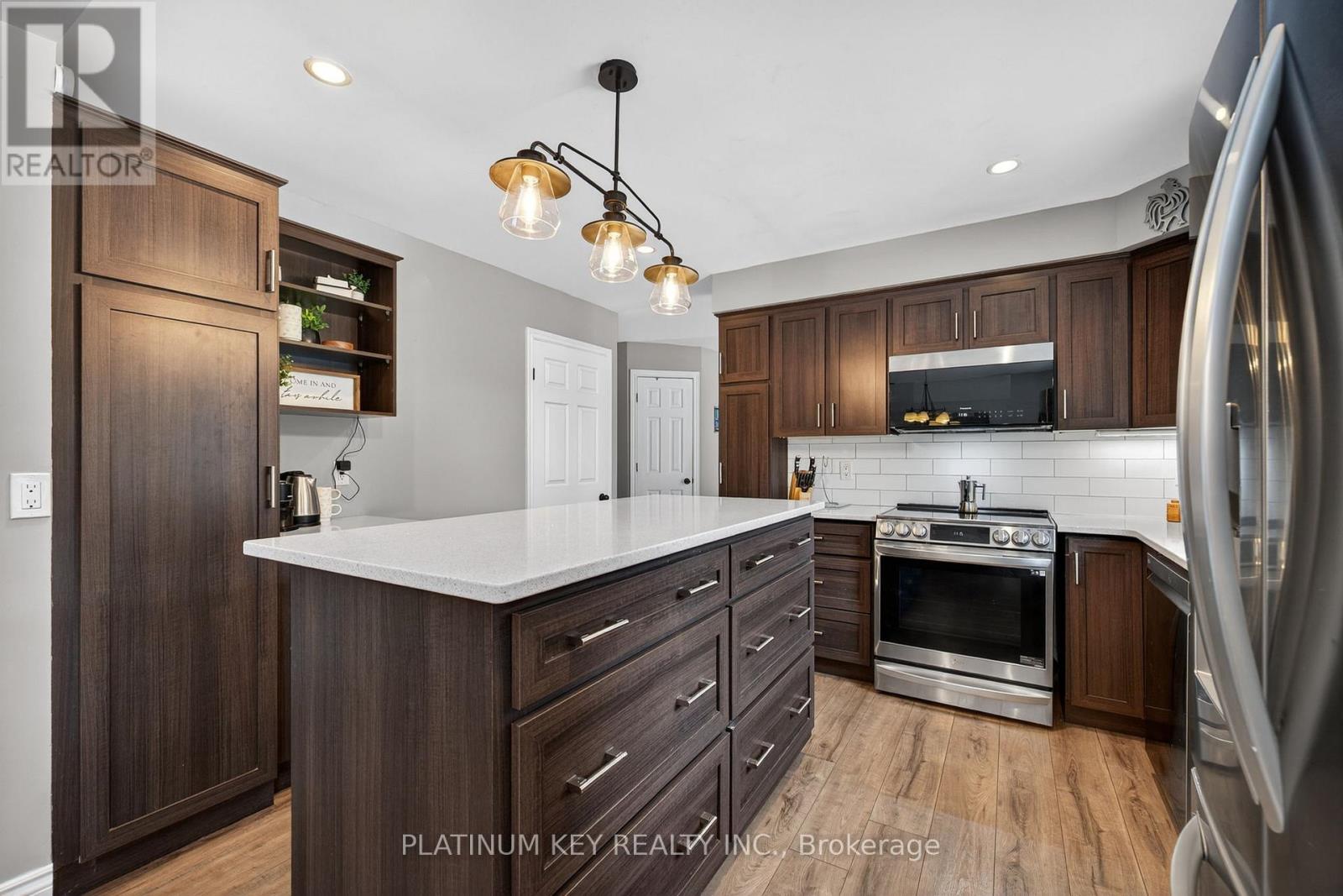 65 Wellington Street, Middlesex Centre, Ontario  N0L 1E0 - Photo 10 - X12656202