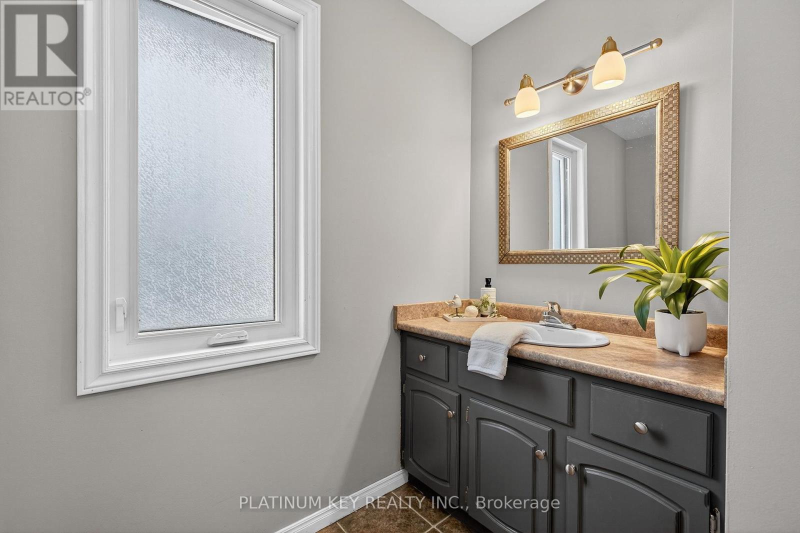 65 Wellington Street, Middlesex Centre, Ontario  N0L 1E0 - Photo 25 - X12656202