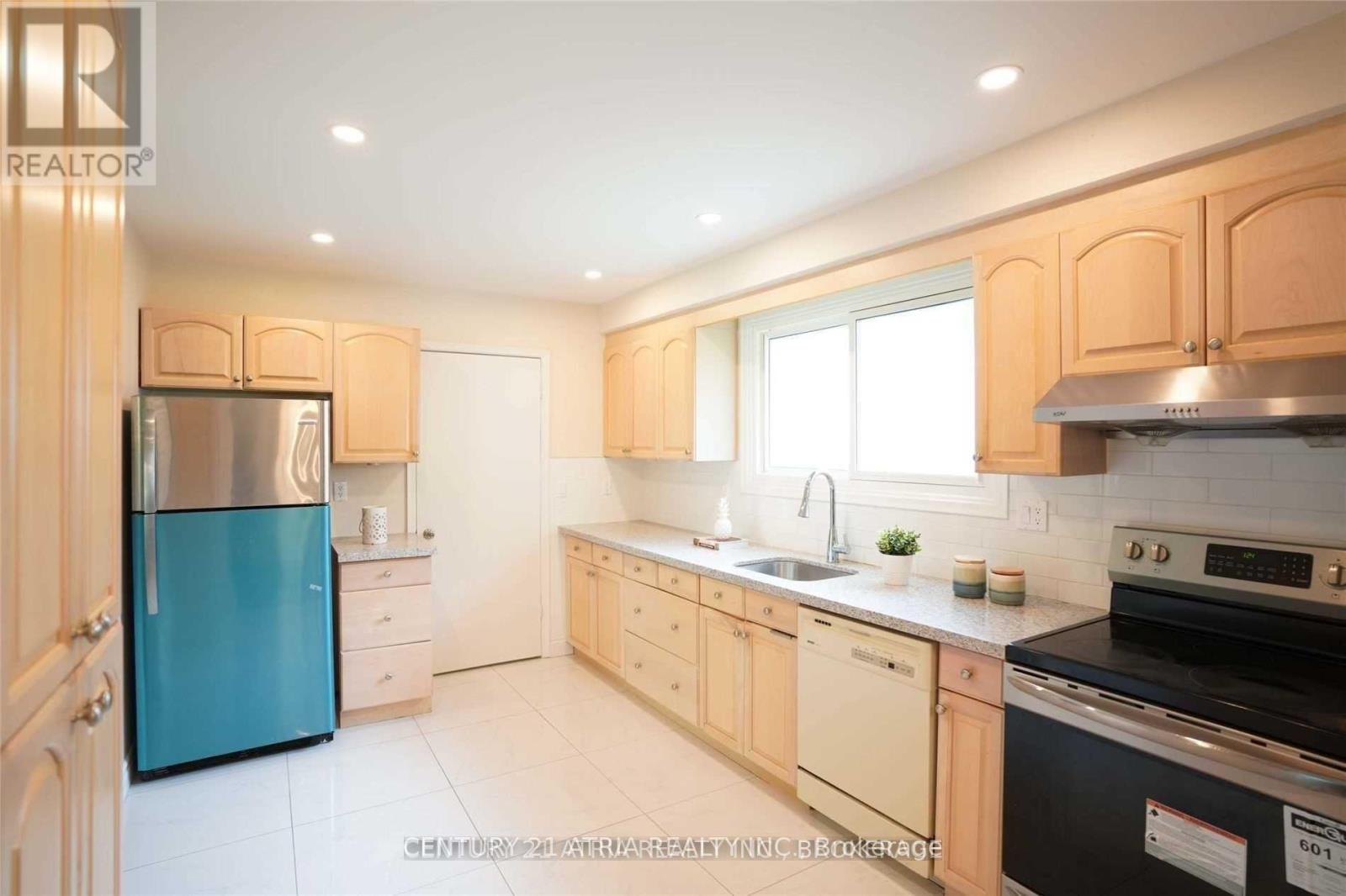 27 Fonthill Boulevard, Markham, Ontario  L3R 1V5 - Photo 10 - N12655784