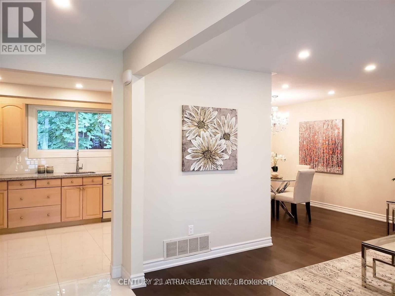 27 Fonthill Boulevard, Markham, Ontario  L3R 1V5 - Photo 4 - N12655784