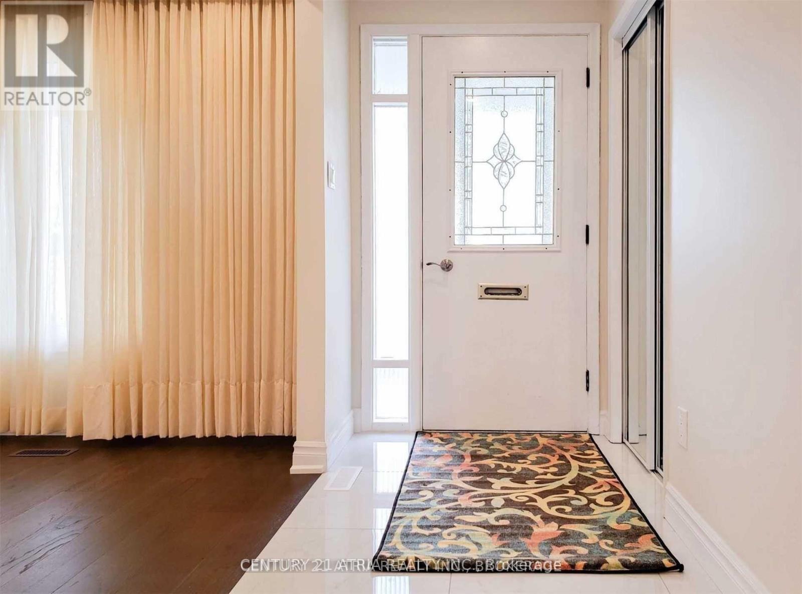 27 Fonthill Boulevard, Markham, Ontario  L3R 1V5 - Photo 3 - N12655784