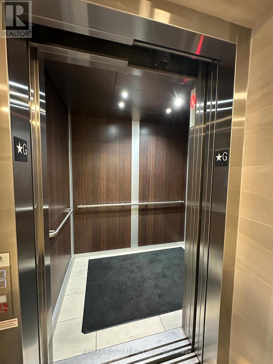 58 Sky Harbour Drive, Brampton, Ontario  L6Y 6J1 - Photo 13 - W12653958