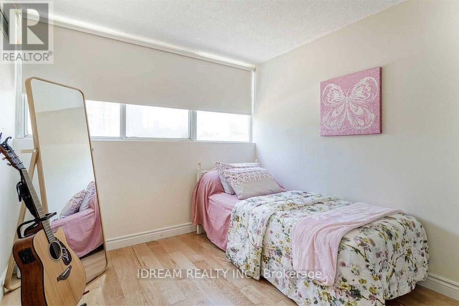 202 - 3700 Kaneff Crescent N, Mississauga, Ontario  L5A 4B8 - Photo 19 - W12388261