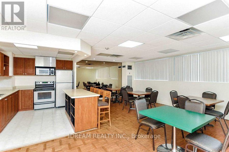 202 - 3700 Kaneff Crescent N, Mississauga, Ontario  L5A 4B8 - Photo 23 - W12388261