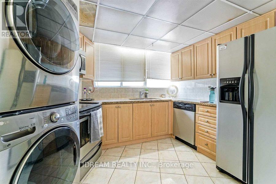 202 - 3700 Kaneff Crescent N, Mississauga, Ontario  L5A 4B8 - Photo 17 - W12388261