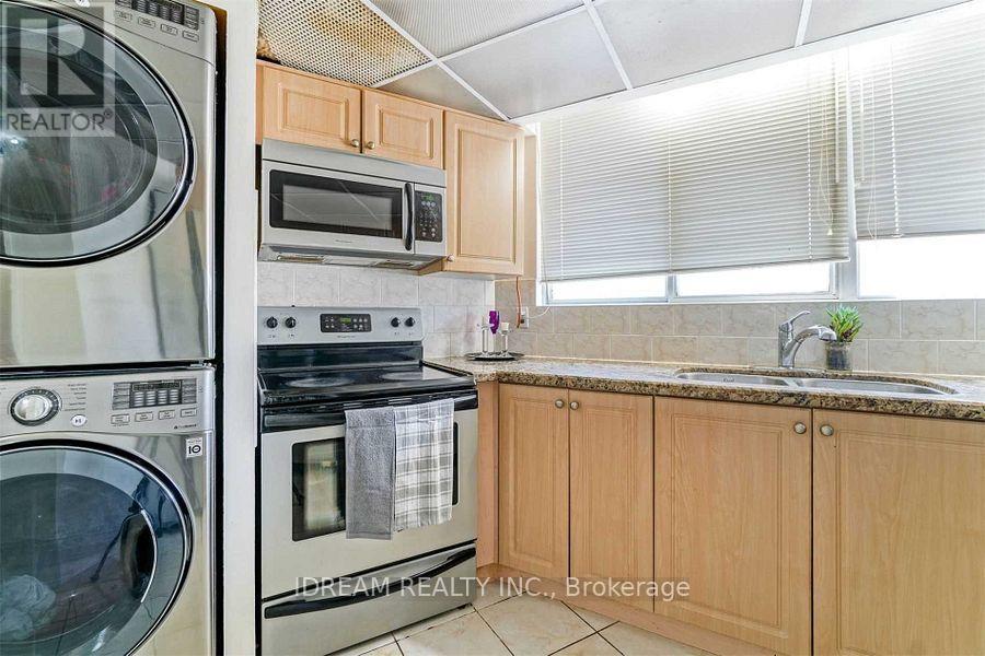 202 - 3700 Kaneff Crescent N, Mississauga, Ontario  L5A 4B8 - Photo 22 - W12388261