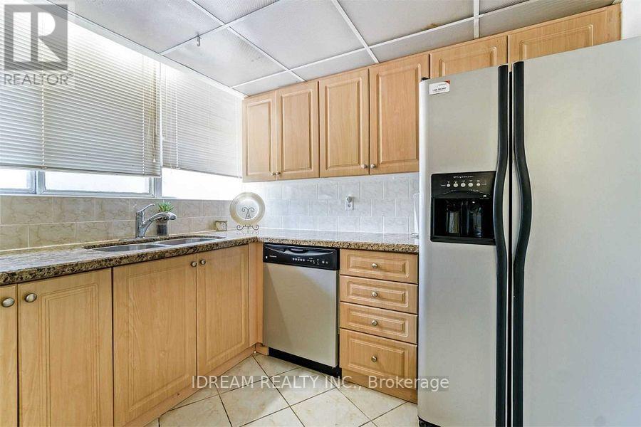 202 - 3700 Kaneff Crescent N, Mississauga, Ontario  L5A 4B8 - Photo 21 - W12388261