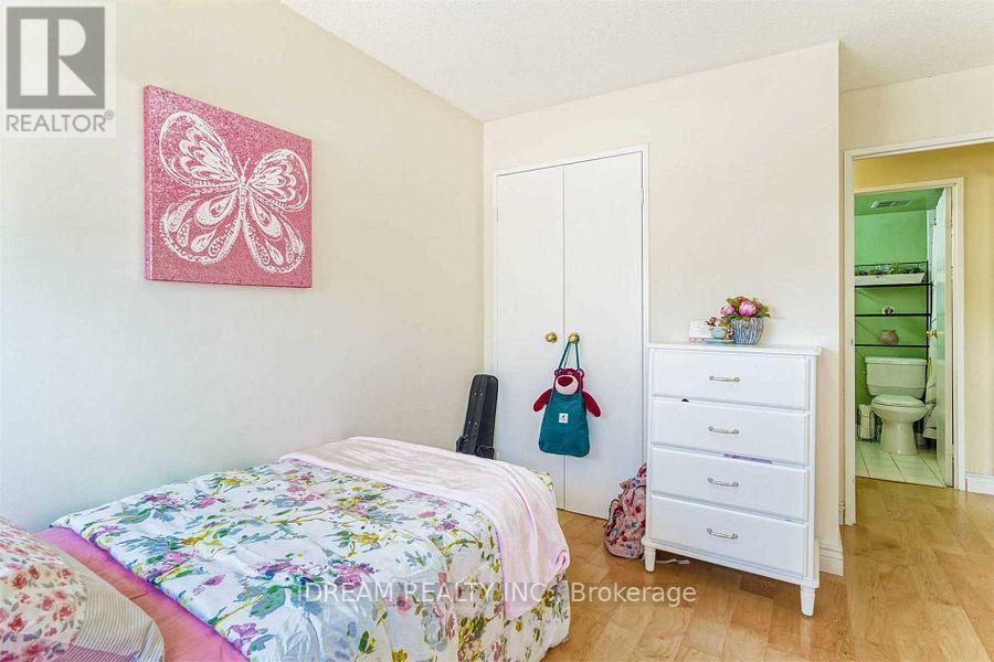 202 - 3700 Kaneff Crescent N, Mississauga, Ontario  L5A 4B8 - Photo 24 - W12388261