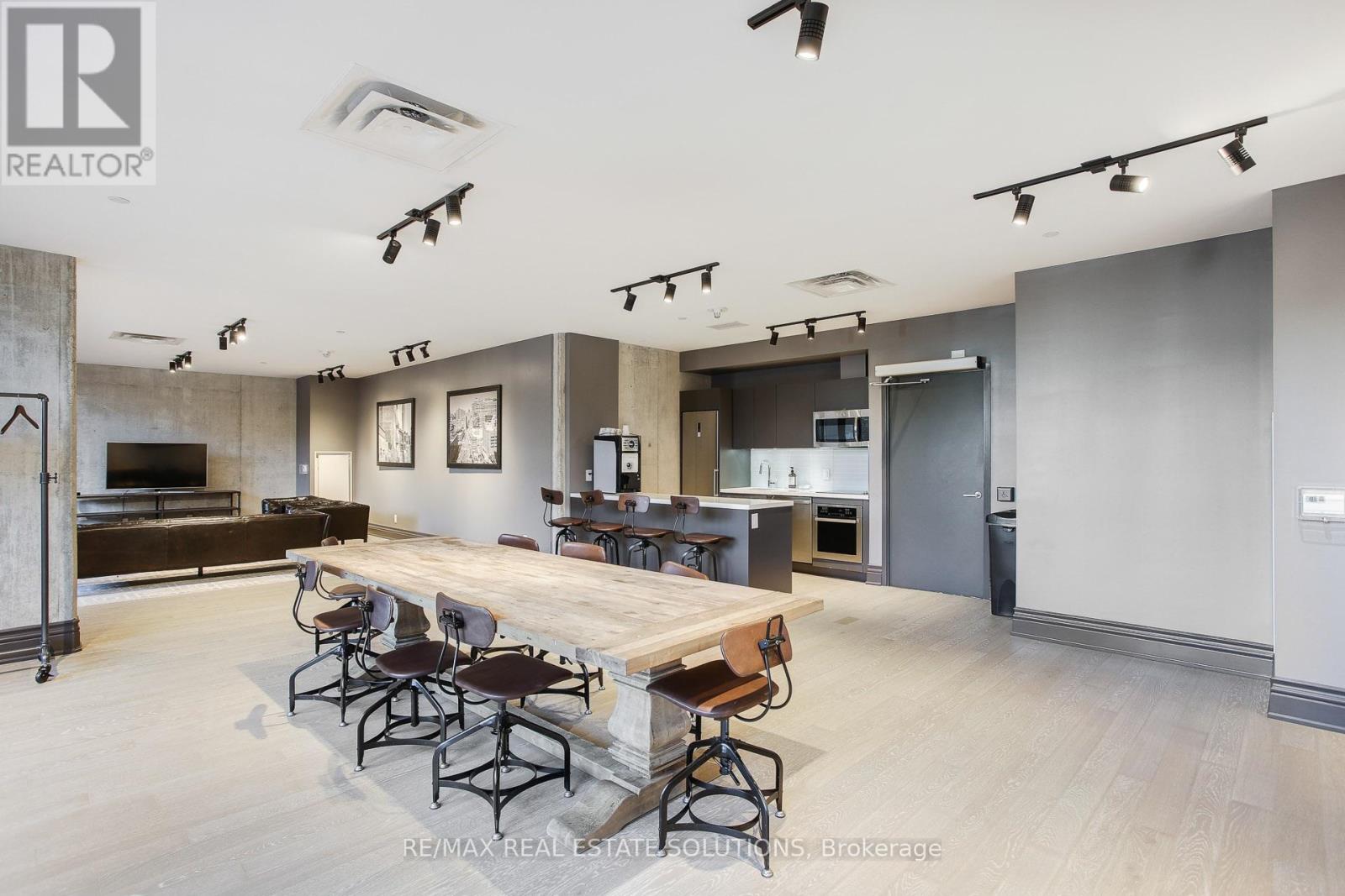 210 - 608 Richmond Street W, Toronto (Waterfront Communities), Ontario  M5V 0N9 - Photo 16 - C12656124