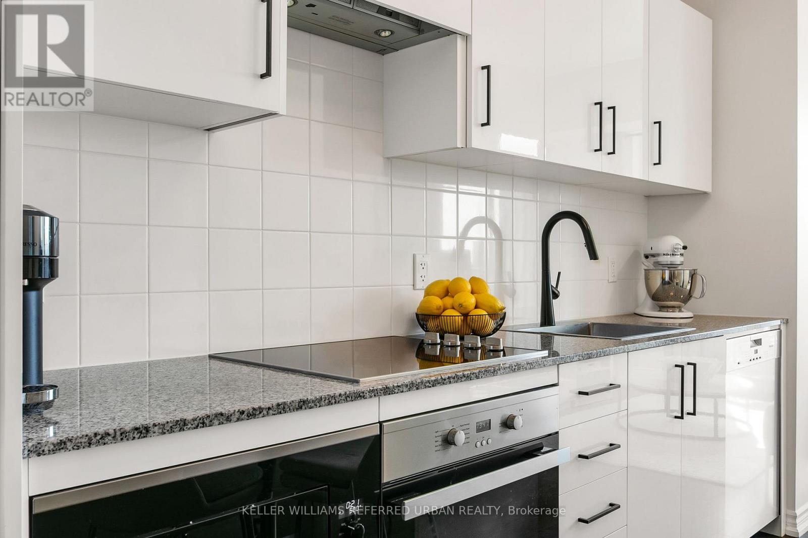 725 - 23 Glebe Road W, Toronto, Ontario  M5P 0A1 - Photo 17 - C12656176