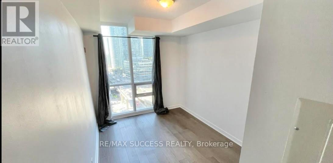 1611 - 18 Harbour Street, Toronto, Ontario  M5J 2Z6 - Photo 10 - C12656218