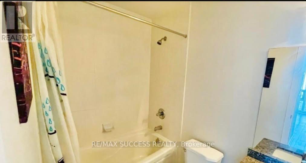 1611 - 18 Harbour Street, Toronto, Ontario  M5J 2Z6 - Photo 12 - C12656218