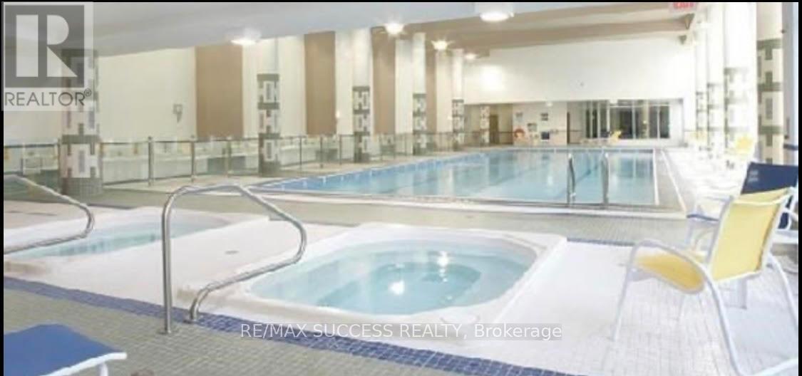 1611 - 18 Harbour Street, Toronto, Ontario  M5J 2Z6 - Photo 5 - C12656218