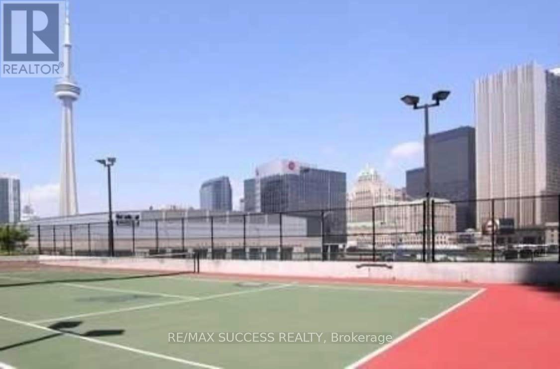 1611 - 18 Harbour Street, Toronto, Ontario  M5J 2Z6 - Photo 7 - C12656218