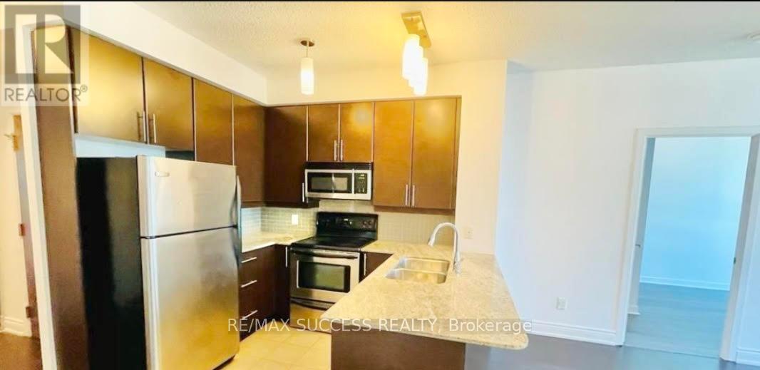 1611 - 18 Harbour Street, Toronto, Ontario  M5J 2Z6 - Photo 9 - C12656218