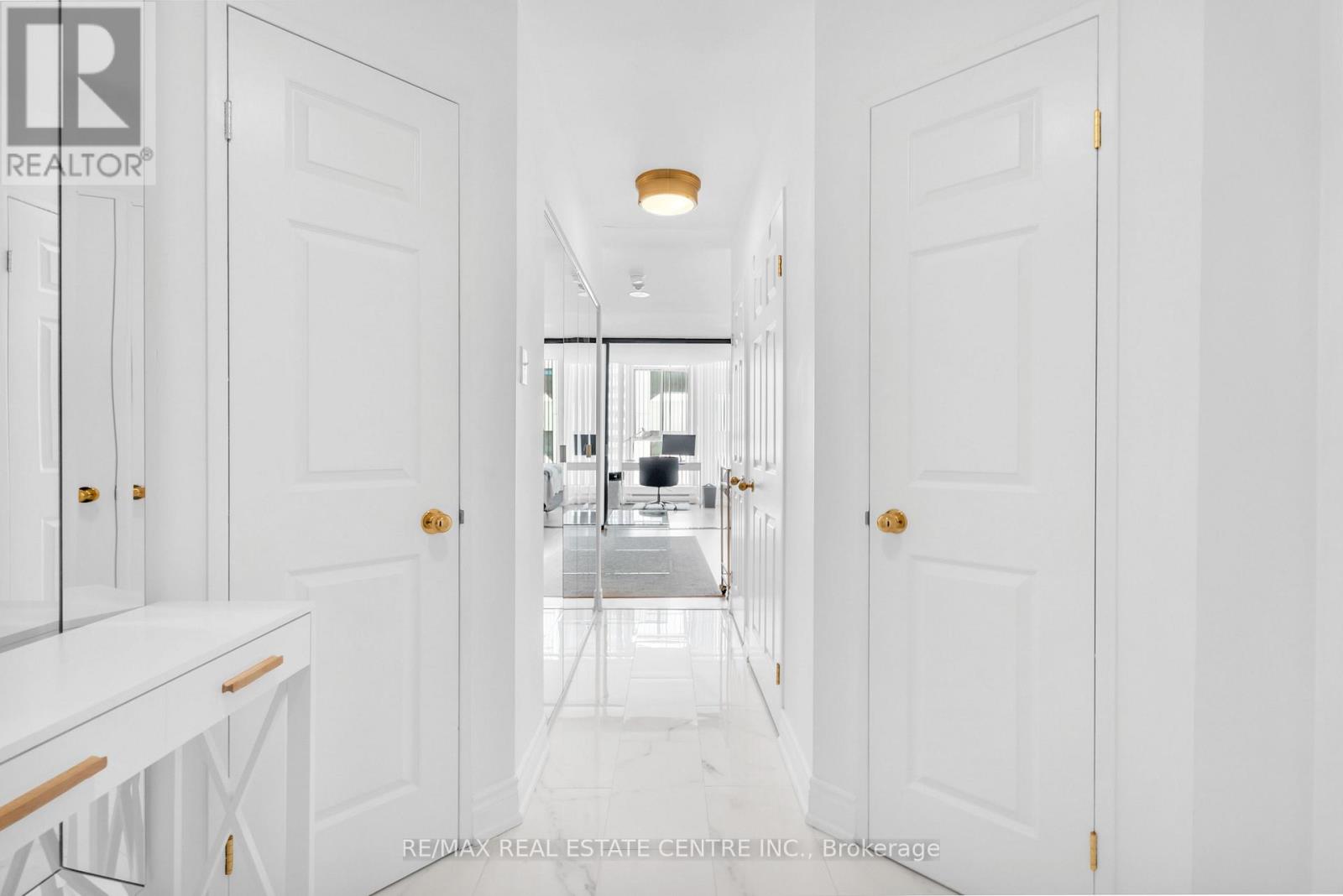 2504 - 55 Centre Avenue, Toronto, Ontario  M5G 2H5 - Photo 9 - C12656222