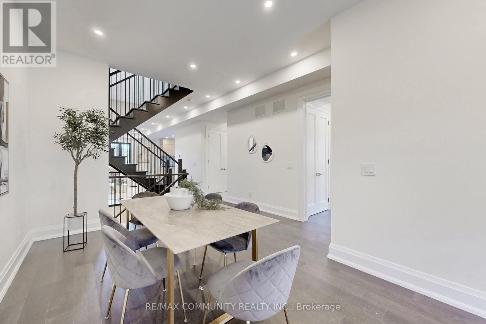 122 Marble Arch Crescent, Toronto, Ontario  M1R 1W9 - Photo 9 - E12656122