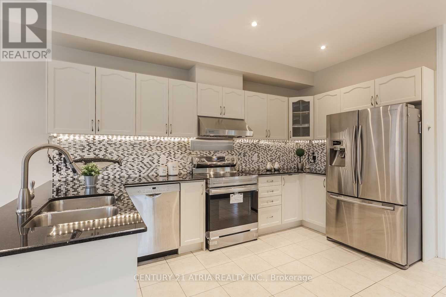 1 London Pride Drive, Richmond Hill, Ontario  L4E 0X3 - Photo 7 - N12656126