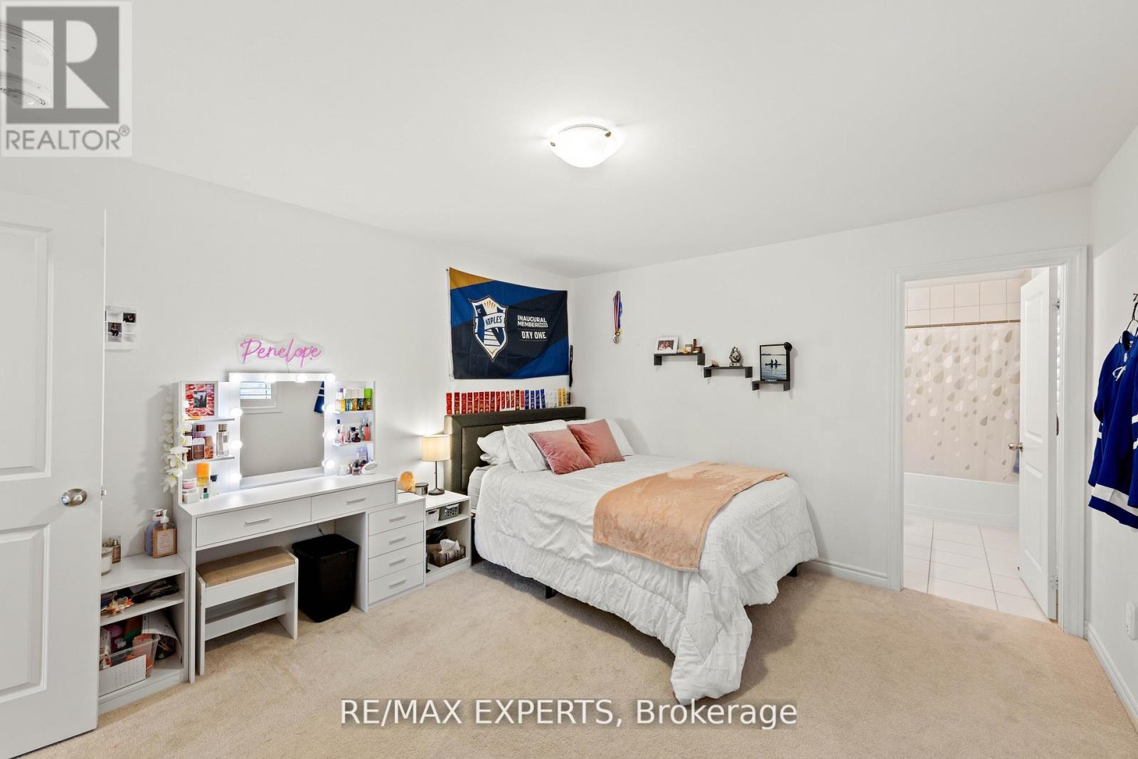 48 Manor Glen Crescent, East Gwillimbury (Mt Albert), Ontario  L0G 1M0 - Photo 24 - N12656162