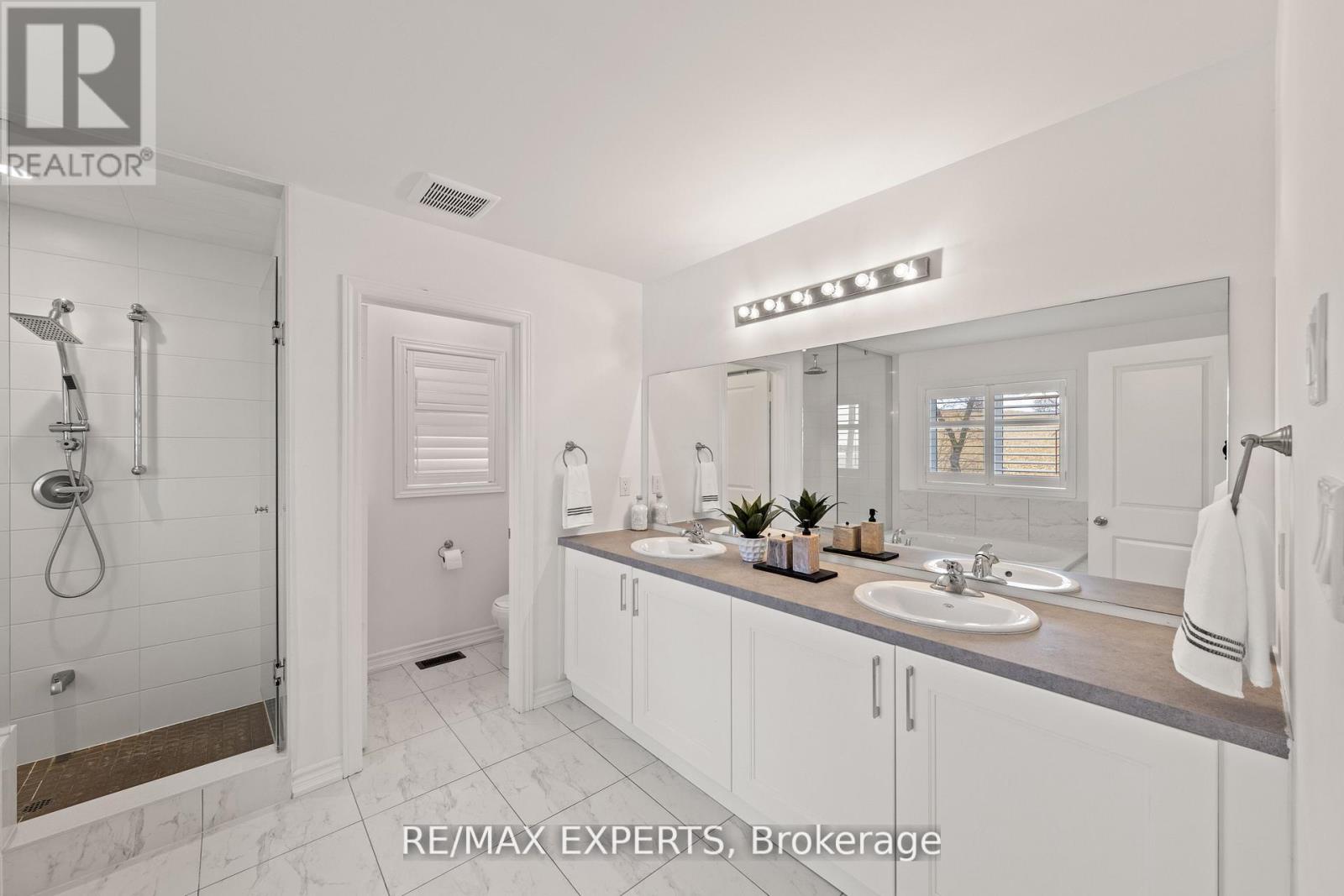 48 Manor Glen Crescent, East Gwillimbury (Mt Albert), Ontario  L0G 1M0 - Photo 34 - N12656162