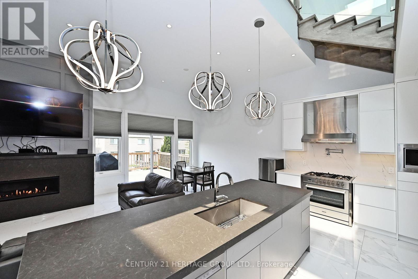 148 Church Street, Georgina, Ontario  L4P 1J5 - Photo 11 - N12656196