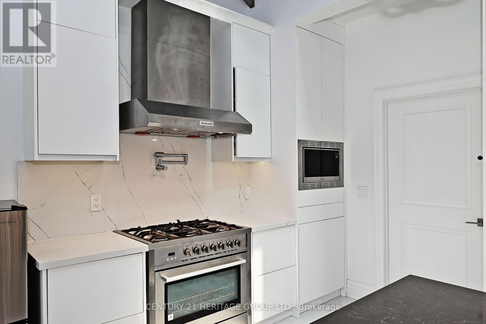 148 Church Street, Georgina, Ontario  L4P 1J5 - Photo 12 - N12656196