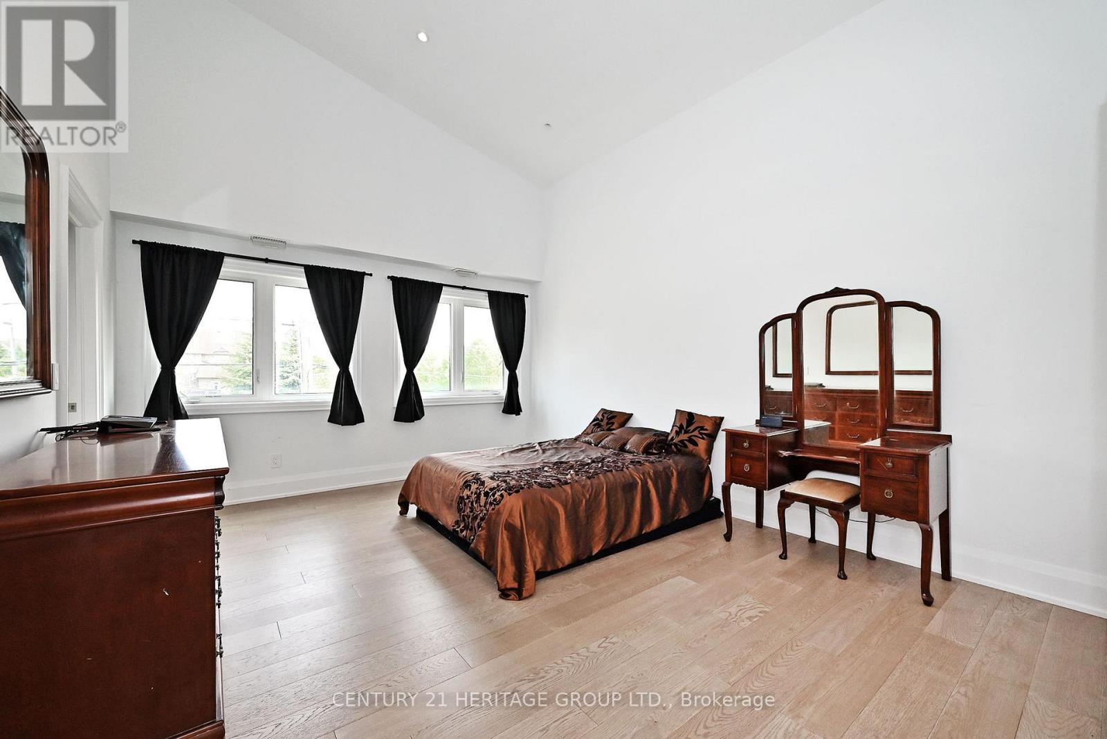 148 Church Street, Georgina, Ontario  L4P 1J5 - Photo 17 - N12656196